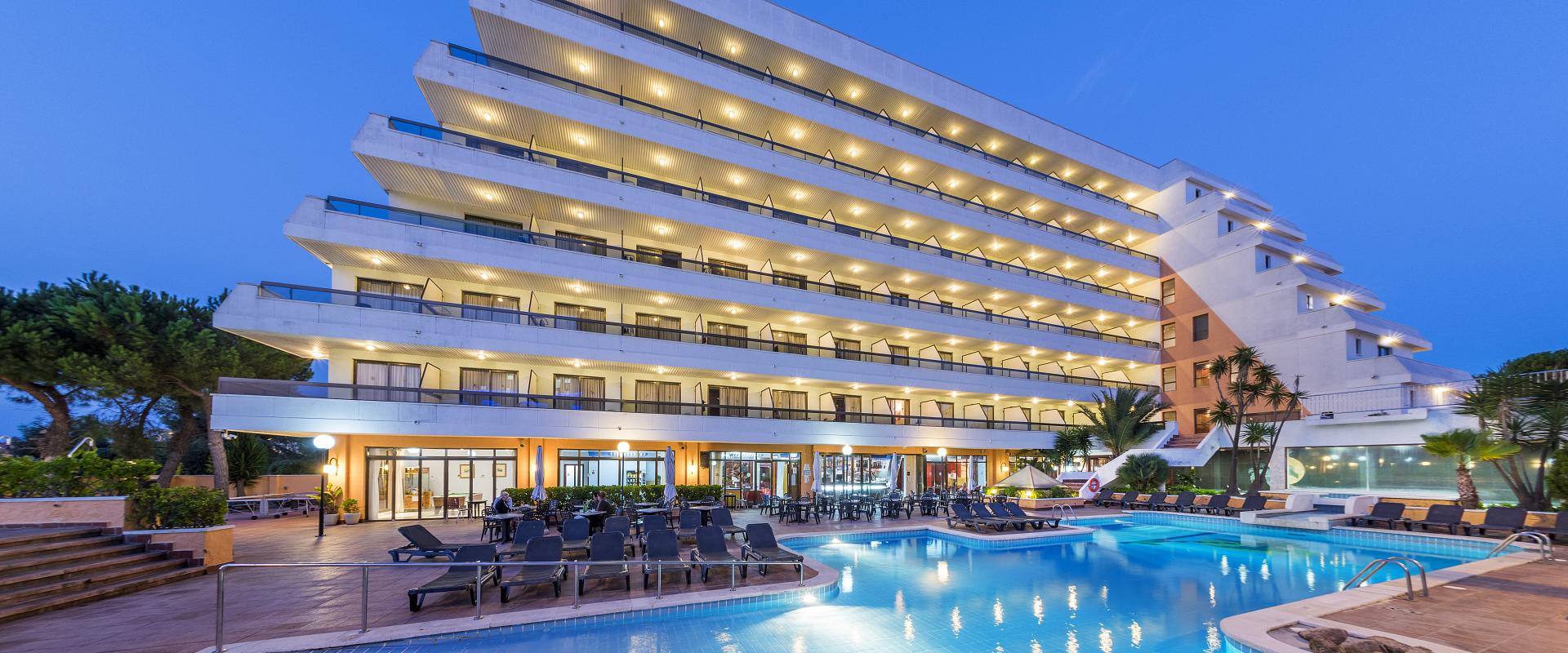 Un hotel a peu de platja
